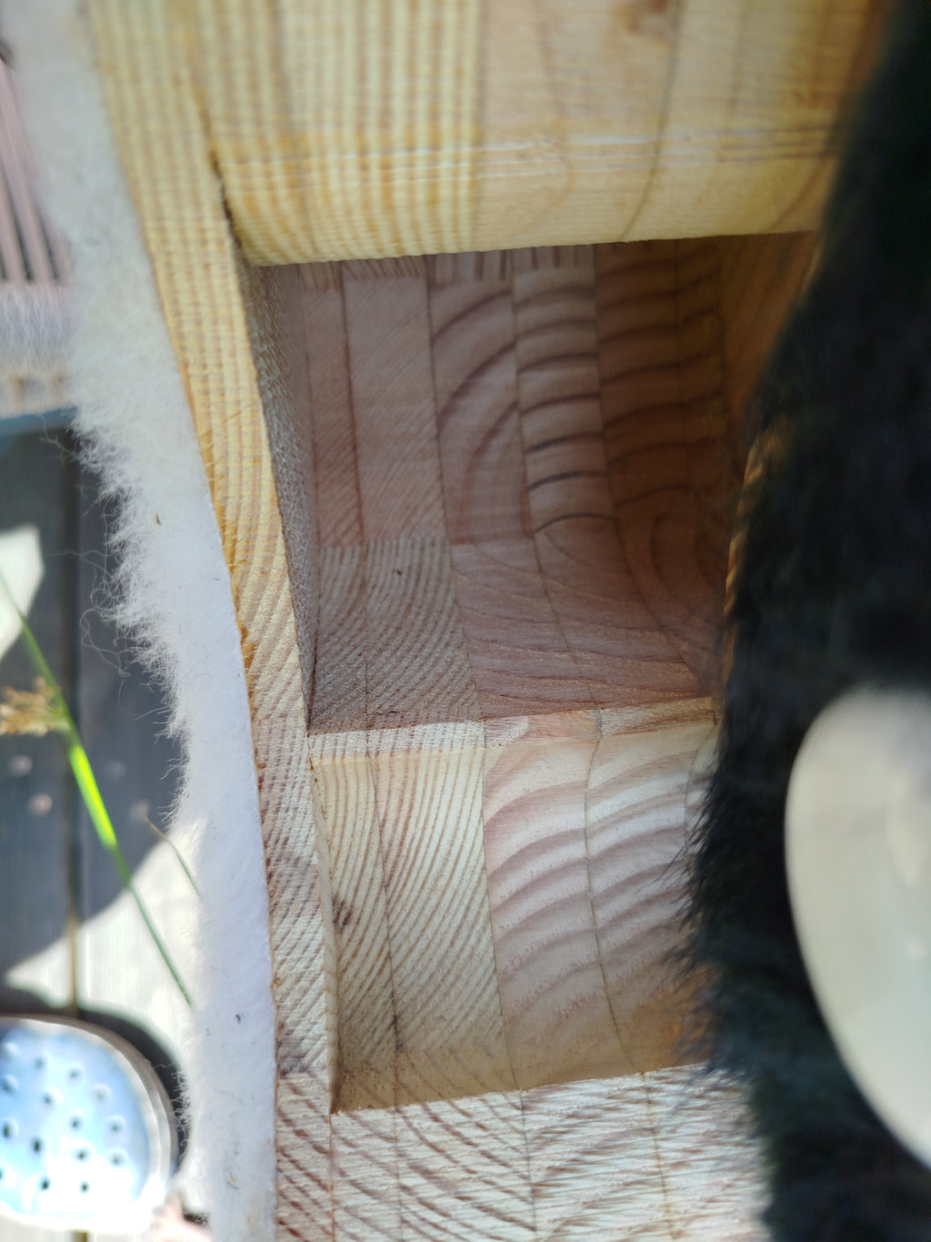 Schmuckkommode "Yin & Yang" – Rund mit Fell, Unikat